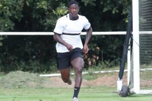 壮了一圈！太阳报：梅努国际比赛日独自训练，努力提升体能并增肌