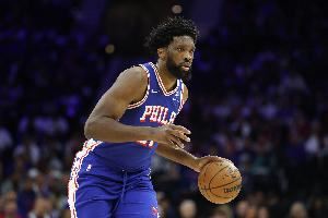 下半场10中1!恩比德全场21中7拿到20分6板3断4帽 三分6中1